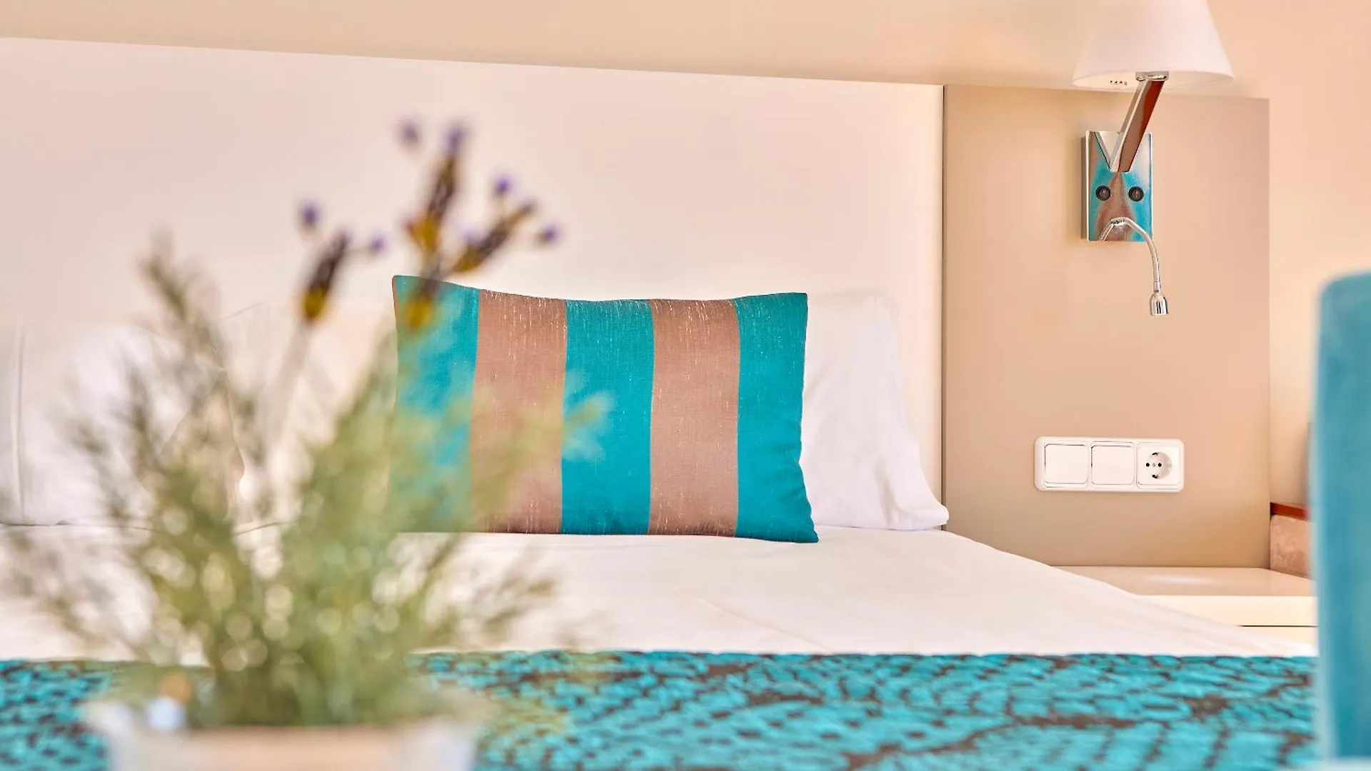 Universal Hotel Lido Park & Spa Peguera